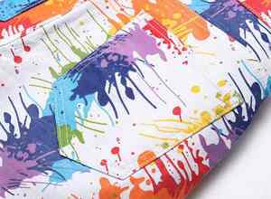 Experimente el estilo urbano moderno y la artesanía duradera con nuestra colección premium de pantalones vaqueros estampados. - Product Image 5