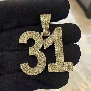 Colgante de HipHop con Moissanita, Colgante de Plata 925 con Incrustaciones de Diamantes, Colgante Personalizado con Número de la Suerte, Nombre, Iniciales, Pasa la Prueba del Diamante - Product Image 3