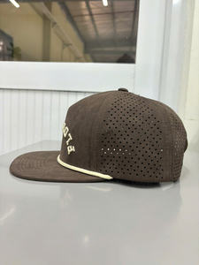 Gorra R 256 de Tela de Gamuza con Visera Plana, Cierre a Presión, Corte Láser, Color Marrón, Diseño y Talla Personalizados, Gorra Estructurada - Product Image 4