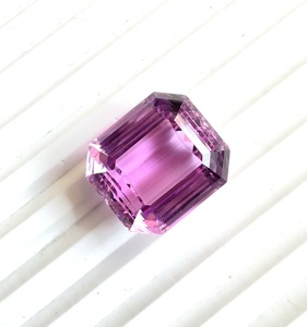 Pietra naturale di kunzite taglio ottagonale da 59,16 carati per la creazione di gioielli raffinati - Product Image 4