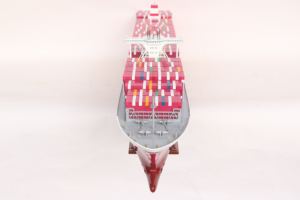 UN MODELO DE BARCO PORTACONTENEDORES APUS FABRICADO CON MADERA DE ALTA CALIDAD - PARA REGALOS EMPRESARIALES Y DECORACIÓN DE OFICINAS - Product Image 3