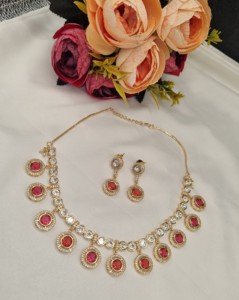 Ensemble collier et boucles d'oreilles ethniques de luxe en Kundan non taillé, plaqué or léger, avec pierres précieuses rondes, pour soirée, collection mode. - Product Image 4
