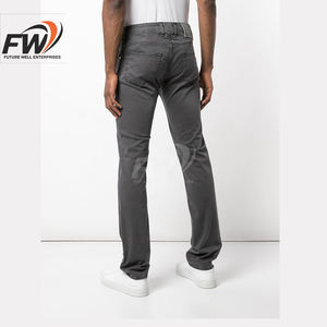 กางเกงยีนส์ทรงสกินนี่สีดำแบรนด์ OEM สไตล์ Amiris สำหรับผู้ชาย ขายส่ง คุณภาพสูง ตกแต่งคริสตัล ลายเพชร ดิจิตอลพิมพ์ลายสตรีท ผ้าถัก - Product Image 4