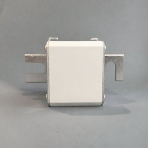 Fusible Semiconductor de Alta Velocidad PC30UD69V63TF 690V 63A, Fusible de Cuerpo Cuadrado, Fusible de Protección Industrial para Electrónica de Potencia y Accionamiento - Product Image 1