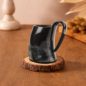 Mug à boire viking authentique fait main, écologique, en corne de buffle, style animal marin, gravure, poli, naturel, artisanal - Product Image 1