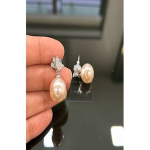 Pendientes de plata pulida de calidad premium, modernos, para fiestas, bodas y eventos, colección para mujeres y niñas. - Product Image 1