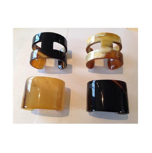 Bracelet de luxe écologique moderne fait main en corne, taille personnalisable, durable, pour femmes, fêtes, mariages, directement d'Inde - Product Image 3