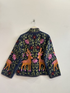 Veste matelassée pour femme en velours floral brodé à la main Suzani avec doublure en coton - Printemps/Automne/Hiver - Cadeau pour elle - Product Image 4