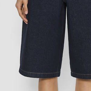 Diseño de logotipo personalizable / Pantalones cortos para mujer con diseño de bolsillos laterales y cierre de botones, con diseño de alta calidad a precio económico. - Product Image 3