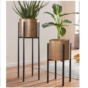 Maceta Moderna de Metal de Latón Ecológica y Duradera, Hecha a Mano, Personalizada, Sin Recubrimiento, para Uso Doméstico, Uttar Pradesh ILAHI's - Product Image 2