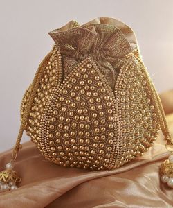 Pochette Lotus Dorée Perlée Faite à la Main en Tissu, Sac à Main Ethnique pour Mariage, Soirée, Mariée, Sac à Main Tendance pour Femme - Product Image 1
