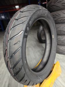 Pneu radial ROAD 5, pour la conduite sur route à grande vitesse, avec une forte adhérence et une résistance à l'usure. - Product Image 4