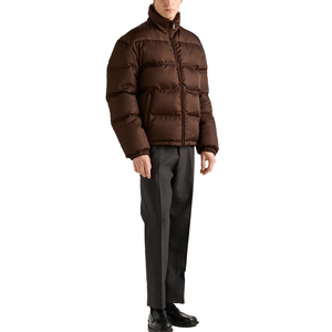 Veste d'hiver légère en duvet d'oie avec capuche en nylon recyclé de qualité supérieure pour hommes, manteau matelassé pour l'extérieur, fabricant OEM - Product Image 2