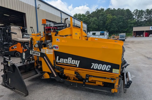 Pavimentadora de Asfalto Hidrostática de 6 Toneladas con Placa Calentadora Extensible Hidráulica de 2.5m-4.0m - Product Image 3