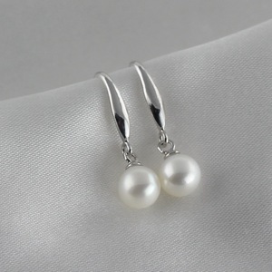 Boucles d'oreilles en argent S925 avec perle d'eau douce de bonne qualité, simples et élégantes, perle ronde élégante, boucles d'oreilles simples et élégantes avec perle ronde - Product Image 1