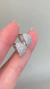 Boucles d'oreilles créoles pavées de moissanite taille ronde pour femme, en argent 925, bijoux fins, cadeau de fiançailles pour femme - Product Image 2