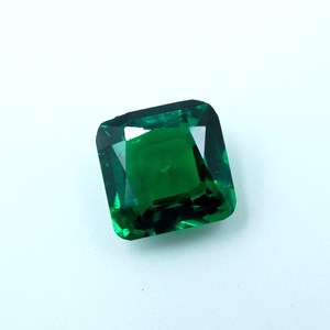 พลอยมรกตแซมเบียเพาะเลี้ยงในห้องปฏิบัติการ HAYAAT GEMS น้ำหนัก 2.20 กะรัต รูปทรงคุชชั่นเจียระไน พร้อมเอฟเฟกต์เปลี่ยนสี ขนาด 8x8x4 มม. สำหรับทำเครื่องประดับ - Product Image 3