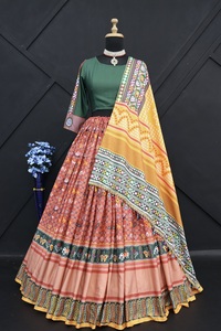 Lehenga Choli pour femmes, design tendance, imprimé numérique, avec dupatta, disponible à un prix raisonnable - Product Image 3