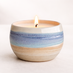Vase à bougie en céramique élégant, finition vert dégradé, mèche unique, longue durée de combustion, texture mate lisse, décoration d'intérieur de luxe haut de gamme - Product Image 6