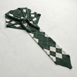 Fabricant OEM ODM de châles et écharpes tricotés à motifs personnalisés, châles doux et chauds pour l'hiver, couvertures enveloppantes pour femmes avec franges et pompons, vente en gros - Product Image 6