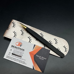 Pinzas rectas de 45 grados y aislamiento, pinzas de extensión de pestañas sostenibles de oro negro, bolsa de impresión de pestañas con logotipo grabado personalizado - Product Image 5