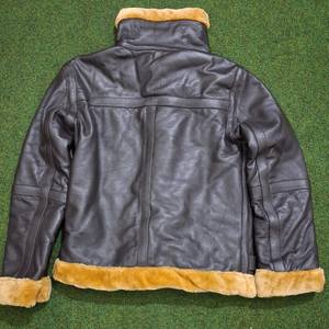 Chaqueta de cuero negro de vaca de primera calidad hecha a mano para hombre, con cuello de piel sintética, estilo shearling cálido, chaqueta bomber moderna personalizada. - Product Image 2