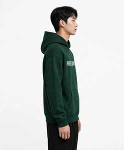 เสื้อฮู้ดผู้ชายสีเขียวเข้ม พิมพ์ลายตัวอักษร ทรงหลวม สวมใส่สบาย มีกระเป๋าหน้า บุโพลีเอสเตอร์ สำหรับฤดูหนาว - Product Image 4