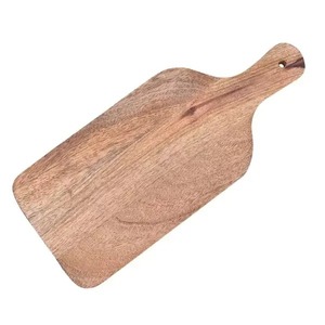 Planche à découper en bois de qualité supérieure pour la préparation et le service des légumes, des fruits, de la viande, du pain, du fromage et des aliments - Product Image 1
