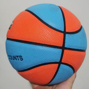 Ballon de football de taille 5 en cuir PU de haute qualité, style classique, logo personnalisé, écologique, avec emballage personnalisé, durable pour l'entraînement - Product Image 1