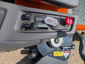 เครื่องตัดหญ้าแบบนั่งขับขนาด 48 นิ้ว รุ่น TS248XD เครื่องยนต์เบนซิน สำหรับสวนและสนามหญ้าเชิงพาณิชย์ - Product Image 4