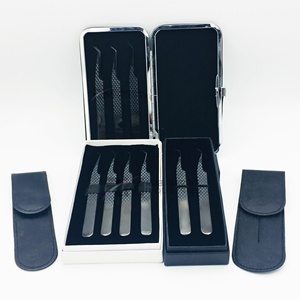 Pince à épiler pour extensions de cils RMI Private Label en acier inoxydable 10 mm, couleur plasma noir brillant, boîte / pochette / étui magnétique - Product Image 5