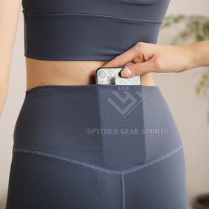 Ensemble de yoga 2 pièces haut de gamme avec logo frontal, en tissu respirant et écologique, idéal pour l'entraînement physique - Product Image 6