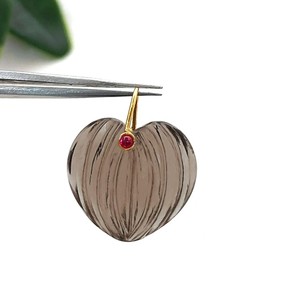 Colgantes de Corazón de Cuarzo Ahumado Tallados a Mano al por Mayor - Product Image 1