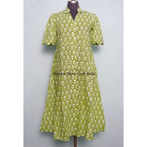 Robe mi-longue élégante à fleurs vintage avec tissu doux et confortable pour le bureau et les occasions professionnelles, design professionnel pour femmes - Product Image 3