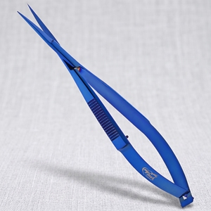 Tijeras de Acero Inoxidable de Punta Fina con Mecanismo de Resorte para Aplicaciones Delicadas de Belleza y Manicura - Product Image 1