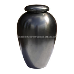 Urnes de crémation pour adultes en laiton de haute qualité avec des urnes funéraires en métal fini de couleur noire pour les cendres humaines - Product Image 1