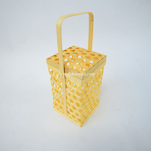 Cesta de Almacenamiento de Bambú Natural Hecha a Mano, Diseño Cuadrado Tejido con Asa para Alimentos y Decoración del Hogar - Product Image 3