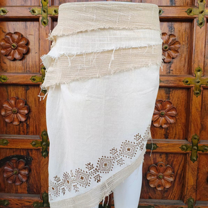 Falda Cruzada Asimétrica Boho para Mujer, Lino y Algodón, Bordado Geométrico, Borde Crudo, Estilo Bohemio, Hecha a Mano, Rústica, Transpirable y Suave - Product Image 1