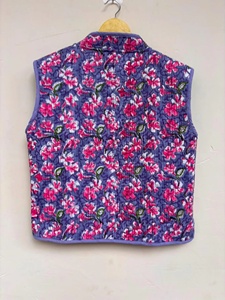 Chaleco de Invierno Unisex Reversible de Algodón Transpirable con Bordado Suzani de Terciopelo, Estilo Boho Vintage con Diseño Floral, de Nitin Exports - Product Image 3