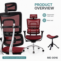 Chaise de bureau moderne bordeaux en maille avec dossier segmenté, appui-tête, siège et base à cinq étoiles argentée pour espaces de travail exécutifs