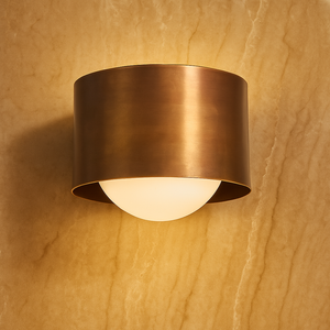 Spot lumineux de plafond en laiton massif vieilli de style mid-century, artisanal, de haute qualité, pour mariages, fabriqué dans l'Indiana, par Calvin Handicraft - Product Image 1