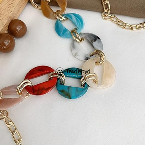 สร้อยคอโซ่เรซิ่นดีไซน์โดดเด่น เครื่องประดับแฟชั่นทันสมัยสำหรับผู้หญิง ของตกแต่งที่โดดเด่น Tradebyd - Product Image 1