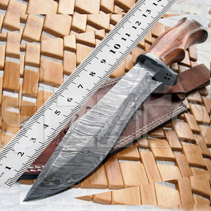 Cuchillo Bowie de Caza de Hoja Fija de Acero de Damasco Hecho a Mano con Madera Exótica y Funda de Cuero, Regalo Ideal - Product Image 6