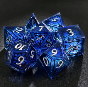 Dados de resina pintados con patrones negros, dados poliédricos únicos para juegos de rol, forma irregular, artesanía coleccionable - Product Image 1