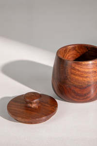 Pot de rangement en bois d'acacia avec couvercle, récipient de rangement de cuisine en bois fait main, pot à épices en bois naturel, rangement alimentaire décoratif - Product Image 1