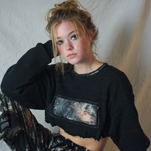 Sweat-shirts courts à épaules tombantes et effet usé pour femme, col rond, manches longues, broderie, style streetwear, en molleton polyester/coton - Product Image 5