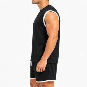 Ensemble short et débardeur d'été pour homme – Respirant, tricoté, confortable, coupe décontractée, sans manches, design moderne et personnalisé, streetwear élégant - Product Image 3