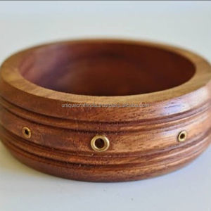 Brazaletes de madera con brillo de medianoche, madera pulida oscura con incrustaciones de Metal para Joyería Moderna elegante y atemporal para mujer - Product Image 1