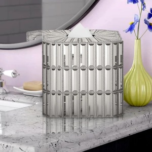 Caja de pañuelos de diseño con acabado plateado de lujo, perfecta para decoración de bodas, entretenimiento de invitados y ocasiones especiales, procedente de la India. - Product Image 3