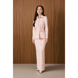 Ensemble pyjama deux pièces pour femme en satin de luxe, prêt à expédier, avec motif floral, ceinture à nouer et manches longues, tenue de détente – Fournisseur - Product Image 1